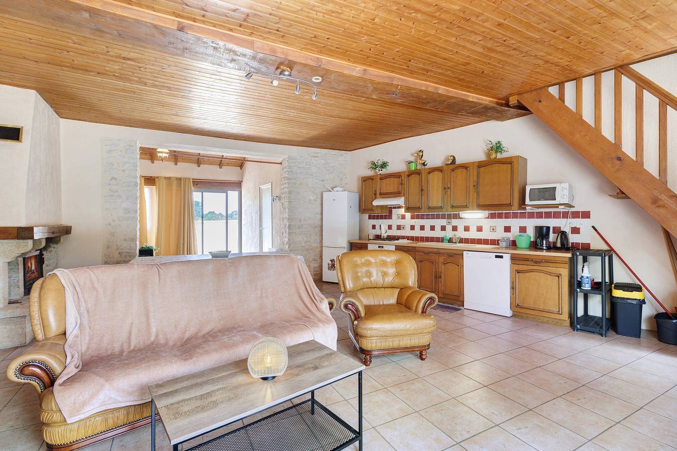 Petite maison 'Gite Xl 8 avec piscine privée, terrasseproche Grottes de Lascaux in Fossemagne, Périgord Noir