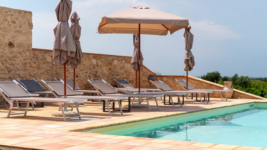 Appartamento intero, Camera 'Vigna Di Pettineo - N6' con piscina condivisa, terrazza privata e aria condizionata in Vittoria, Provincia di Ragusa