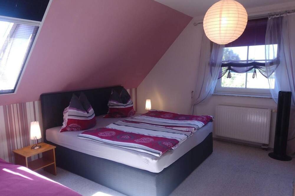 Ganze Wohnung, Appartement mit Garten, Grill und Terrasse in Penkow, Fleesensee