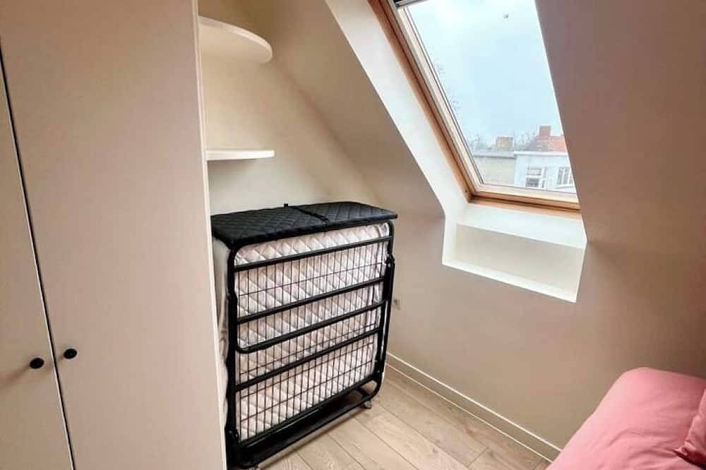 Ganze Wohnung, Stylish loft apartment in the center, facing the park. in Maldegem, Ostflandern
