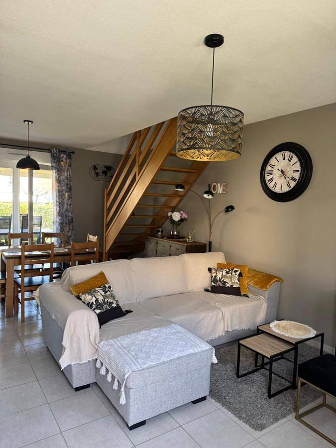 Location de vacances pour 5 personnes, avec vue ainsi que piscine et jardin dans Prunete - 3