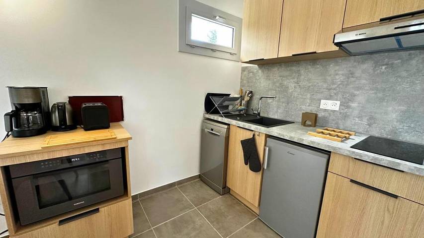 Location de vacances pour 4 personnes, avec jardin ainsi que vue et terrasse à Saint-Gély-du-Fesc - 4