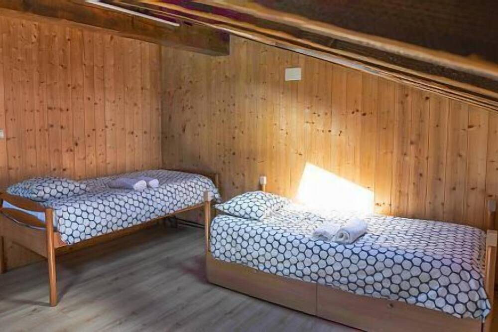 Detached house with garden, orchard, surrounded by nature, near Bilbao. in Galdames, Cordillera Cantábrica
