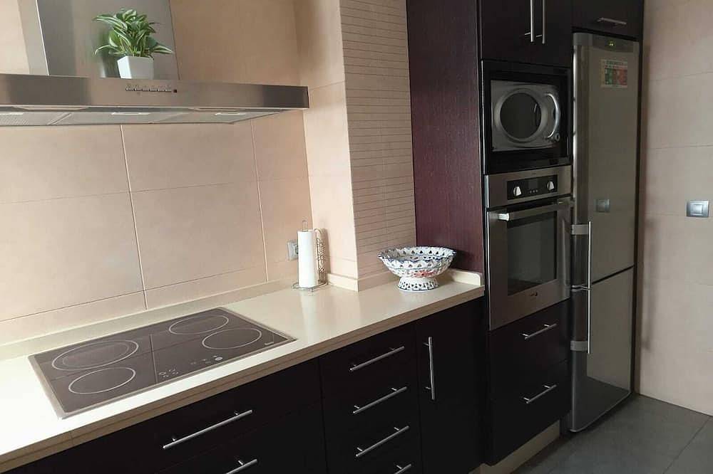 Entire apartment, Tourist lodging \"Los Naranjos\". in Almodóvar del Río, Córdoba Province