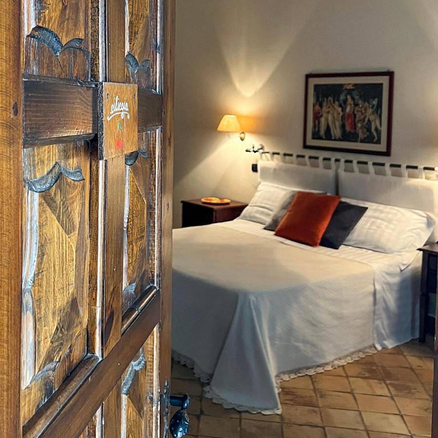 Double or Twin Room with Swimming Pool Access in Venosa, Vulture
