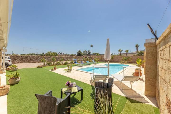 Villa per 4 persone, con giardino e piscina - 1