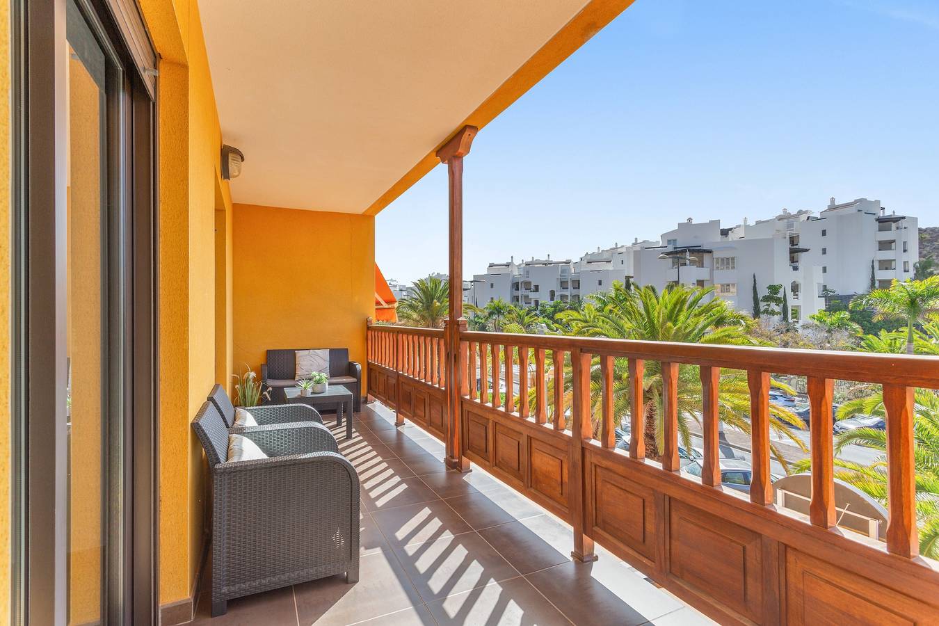 Apartamento entero, Ojos del océano! con terraza y piscina comunitaria in Palm-Mar, Arona 