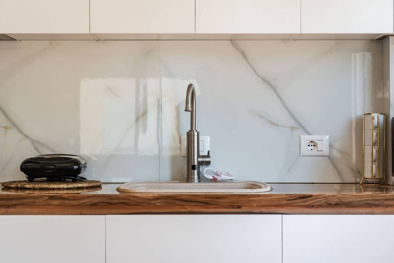 Ganze Wohnung, Sunny Balcony Stay | Walk to Golem Beach in Golem, Albanien