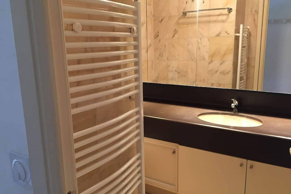 Geheel appartement, Studio 30 m2 mooi uitzicht op zee in de buurt van het lopen van het Engels. in Nice, Nice en omgeving