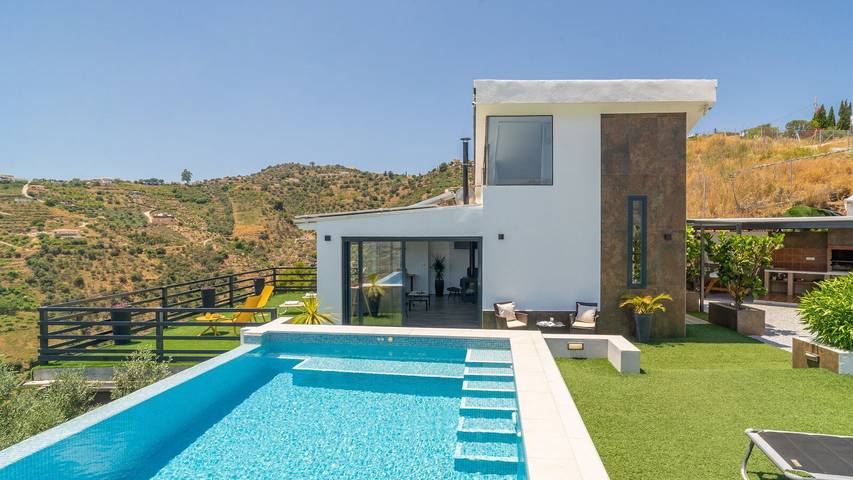 Finca für 2 Personen, mit Balkon/Terrasse und Pool in Torrox - 4