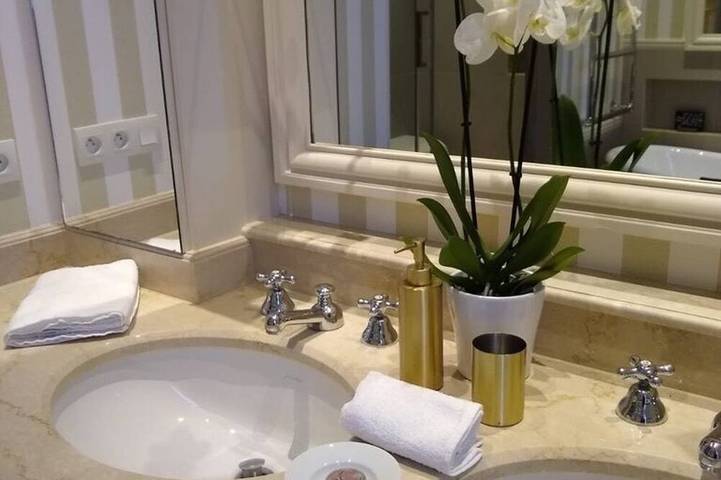 Gîte pour 2 personnes, avec Terrasse ainsi que Jardin et Piscine à Lunay - 3