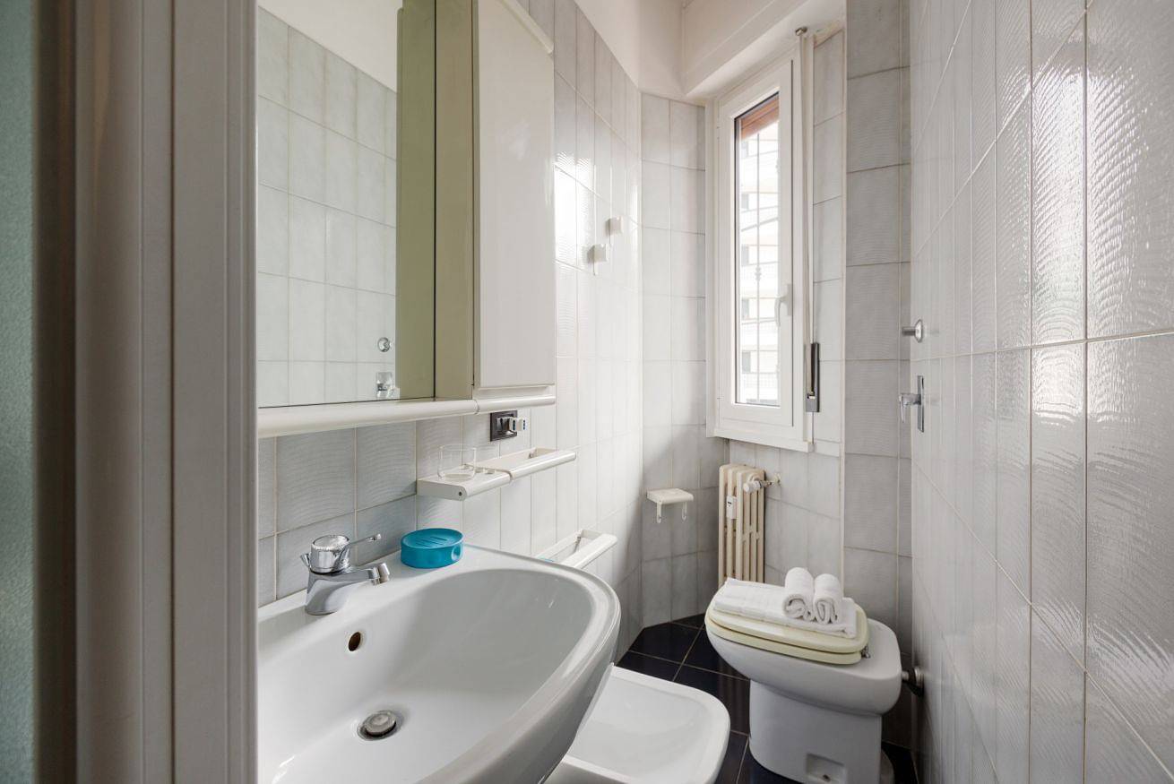 Entire apartment, Forlanini - Functional Studio with Balcony! in Milan, Milan Province