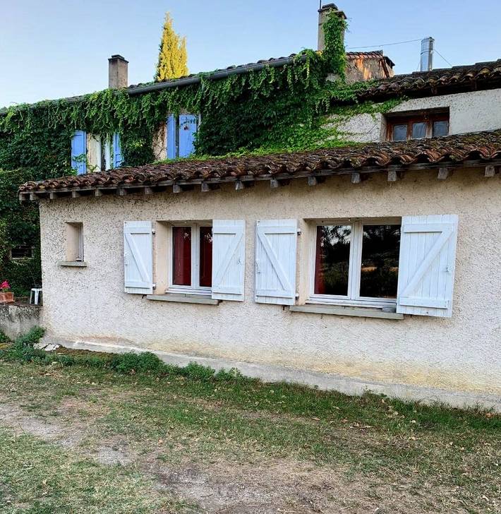 Location de vacances pour 3 personnes, avec vue ainsi que jardin et piscine, animaux acceptés à Damiatte - 3