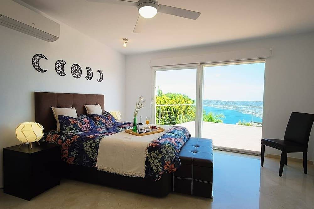 Grande villa luxueuse pour 6 avec fenêtres panoramiques et vue sur mer in Javea Port, Jávea