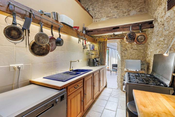 Casa Vacacional 'Domaine Agenas' con Vista al Lago, Piscina Privada y Wi-Fi in Monflanquin, Región de Villeneuve-sur-Lot
