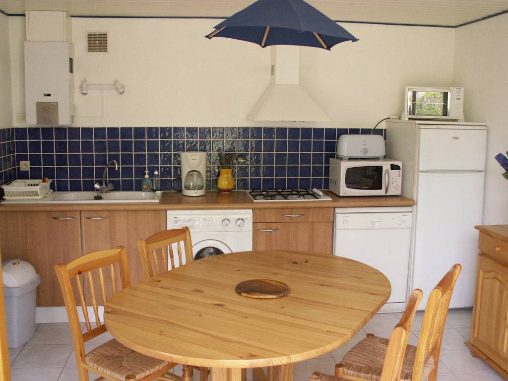 Chalet Bois "Robinson" Saint-Palais-sur-Mer in Saint-Palais-sur-Mer, Côte de Beauté