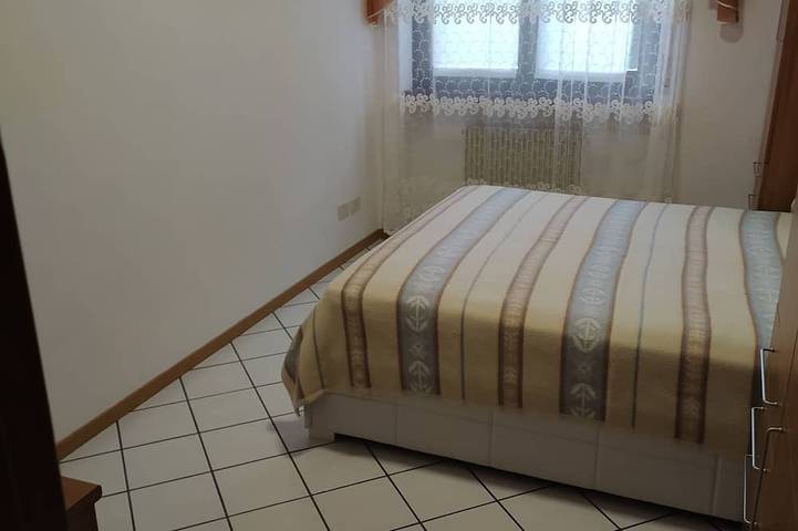 Apartamento entero, 2 min from the historic center. Small apartment in quiet area with balcony. in Riva del Garda, Montañas Garda