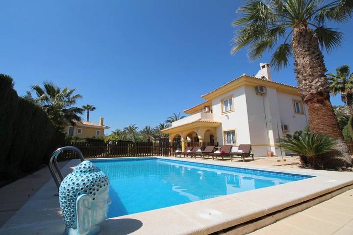 Casa rural para 14 personas, con Terraza además de Jardín y Piscina en Muchamiel
