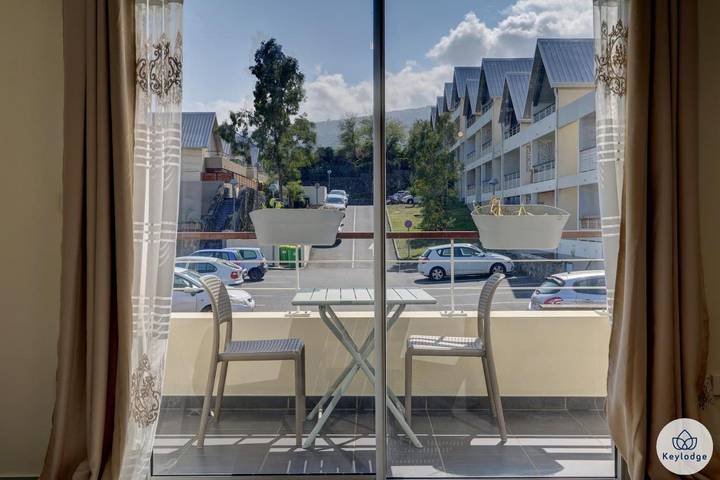 Gîte pour 4 personnes, avec terrasse dans Plage de Saint-Leu - 2