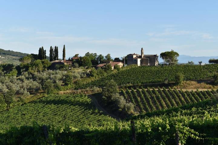 Gîte pour 2 personnes, avec vue et terrasse ainsi que jardin et piscine à Greve In Chianti - 2