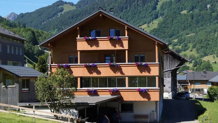 Hütte für 6 Personen, mit Garten und Balkon im Bregenzerwald
