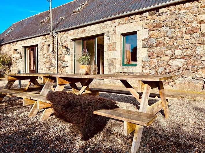 Location de vacances pour 2 personnes, avec jardin et piscine, animaux acceptés à La Chapelle-Neuve