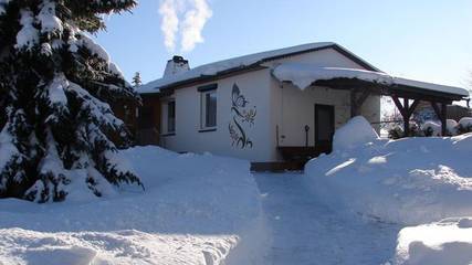 Ferienhaus für 3 Personen, mit Terrasse und Seeblick sowie Ausblick und Garten in Stiege im Harz