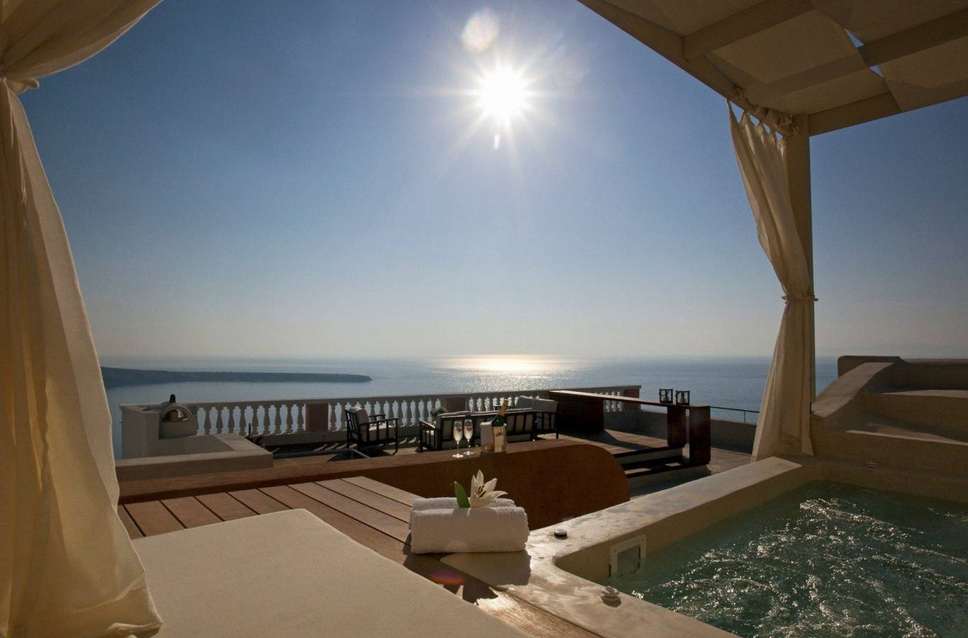 Amazing Santorini Villa | Villa Paradisus | 4 Bedrooms | Private Sea View & Sunset Terrace & Outdoor Heated Jacuzzi | Oia in Ormos Ammoudiou, Oia