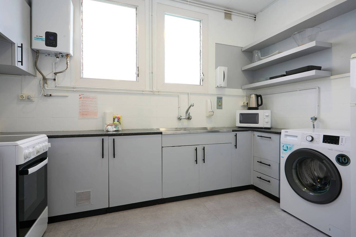Appartement entier, 63par1016 Large and bright apartment in Paralel in Barcelona Centre, Barcelone