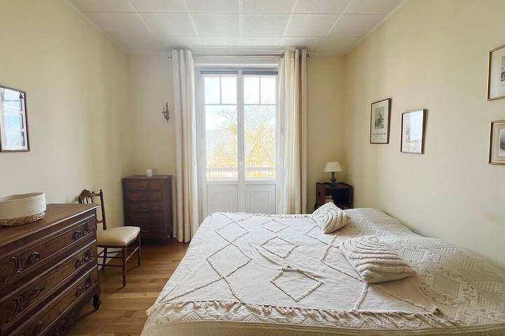 Beautiful family seaside villa 200m from the beach in Jullouville, Côte de la Déroute