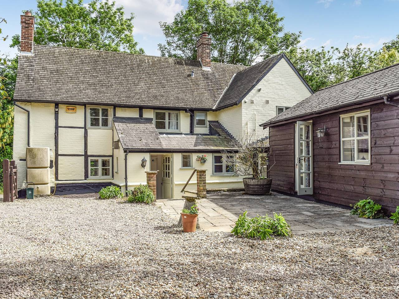 Wayside Cottage in Buckinghamshire
