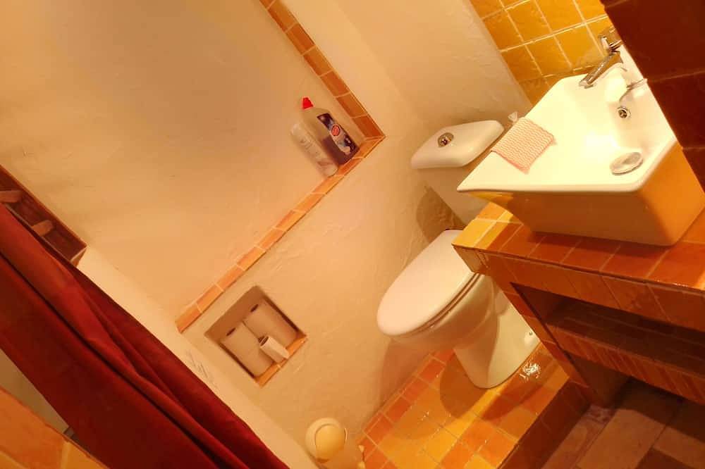 Quiet house for rent in Saint-Marcel-d'Ardèche, Privas