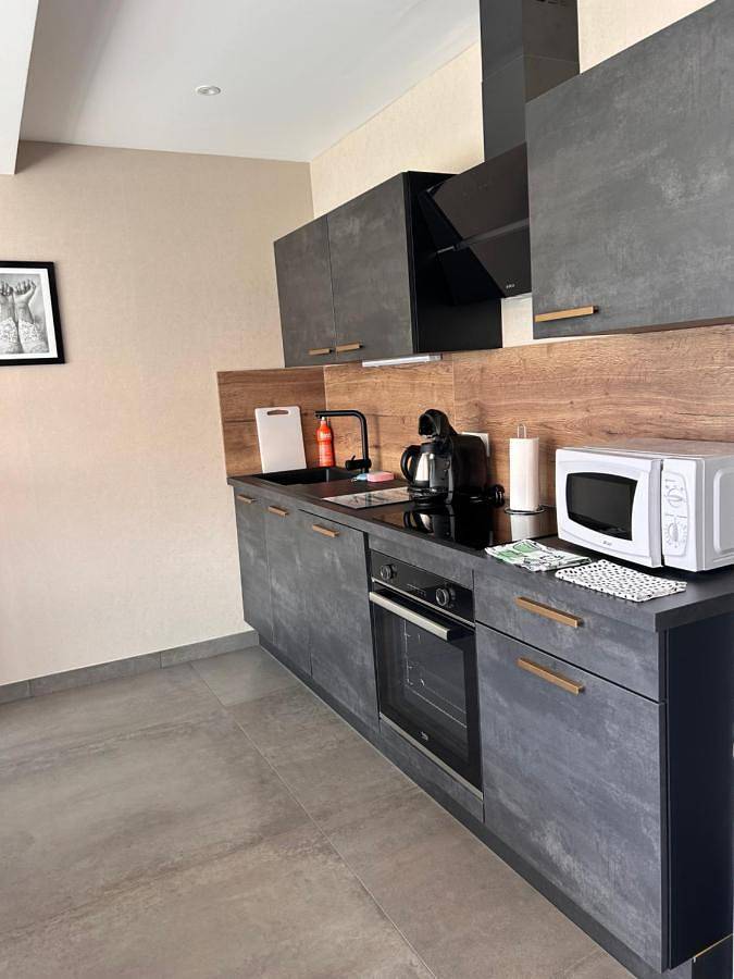 Gîte pour 6 personnes, avec terrasse à Les Fins - 3