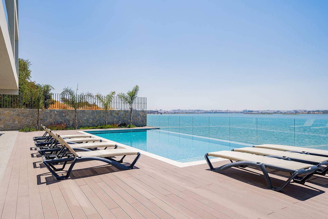 Ganze Wohnung, Portimão Ocean Breeze With Pool in Estômbar, Estômbar e Parchal