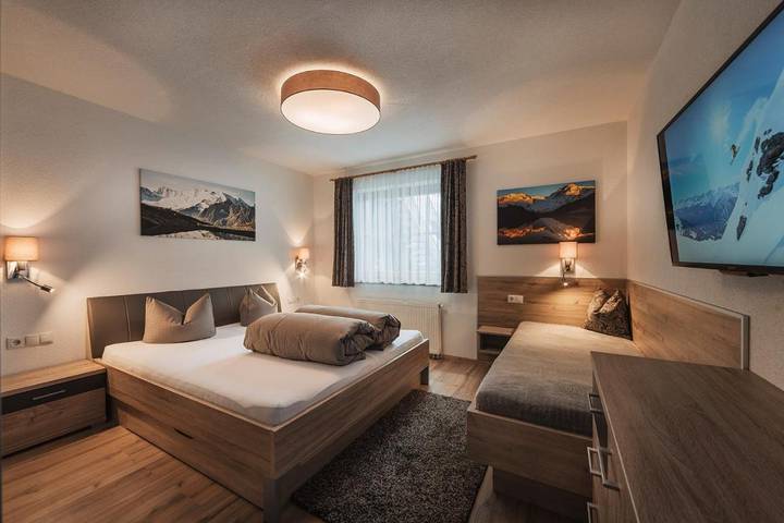 Hütte für 5 Personen, mit Terrasse und Garten sowie Ausblick in Kappl - 2