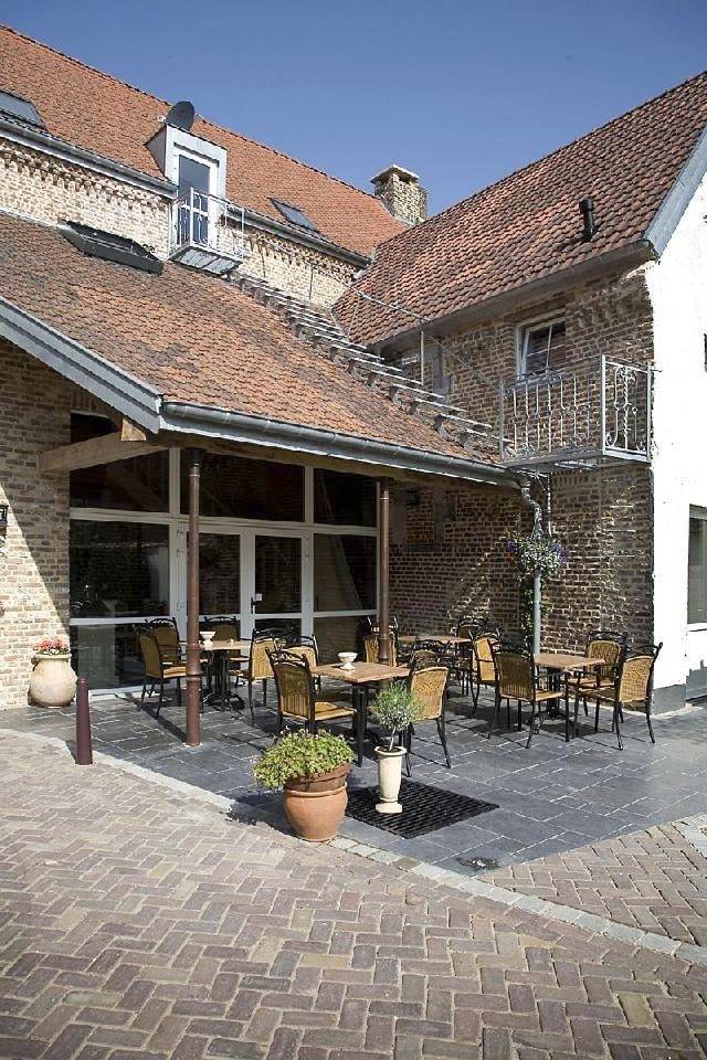 Auberge 's Gravenhof in Fourons, Limbourg (Belgique)