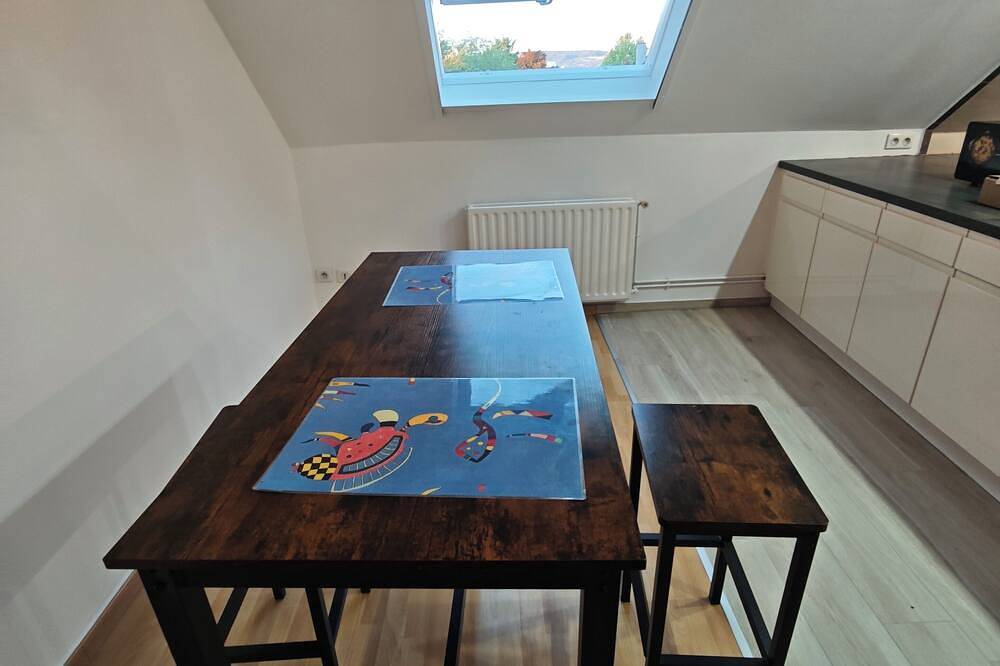 Appartement entier, Chambre cosy dans duplex spacieux in Saint-Louis, Région de Mulhouse