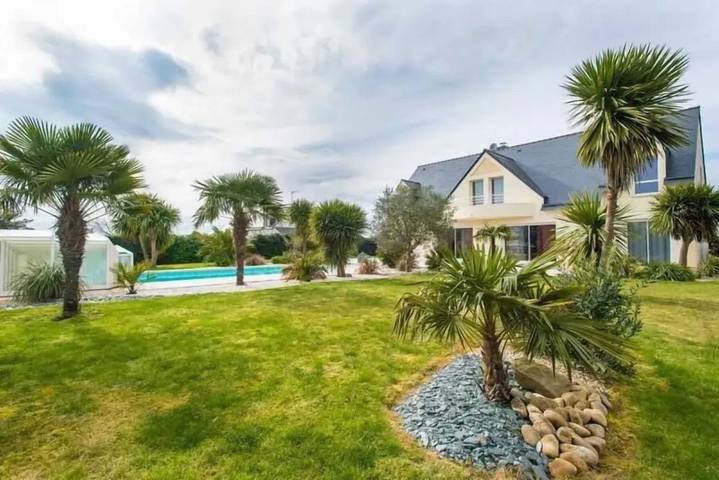 Chalet para 13 personas, con terraza y piscina - 1