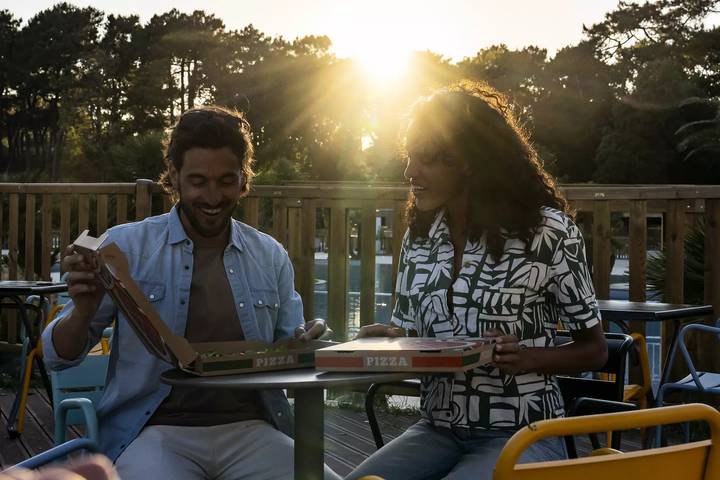 Camping pour 6 personnes, avec terrasse à Saint-Palais-sur-Mer - 4