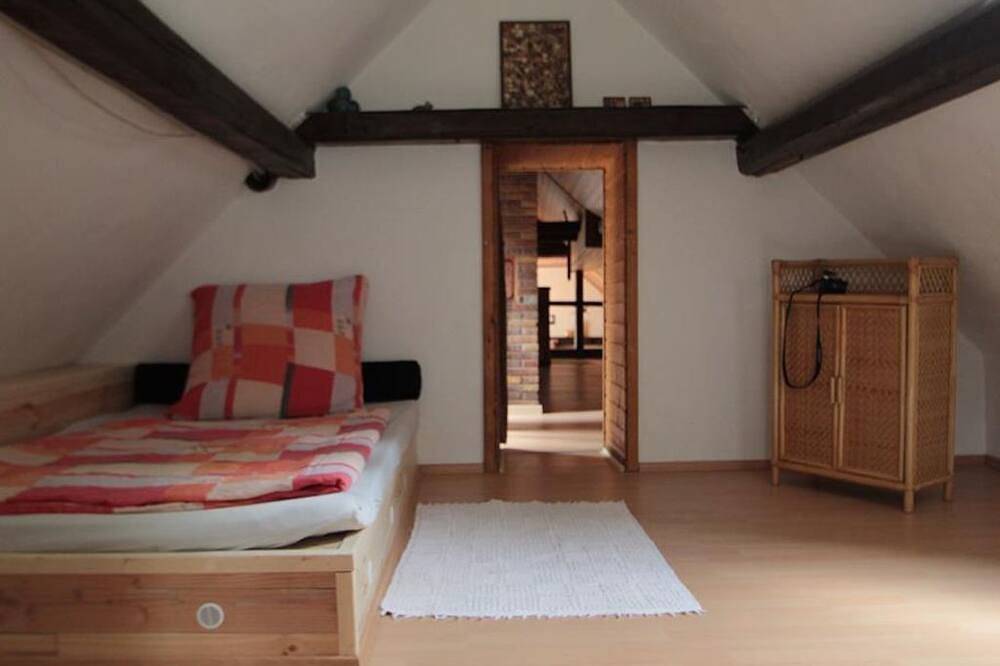 Entire apartment, Cottage Zum Herbertsche (Theisinger) - cottage, shower, toilet, 3 bedrooms in Lemberg (Palatinate), Landkreis Südwestpfalz