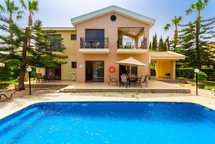 Villa voor 9 personen met balkon in Πόλις Χρυσοχούς, Zuid Cyprus