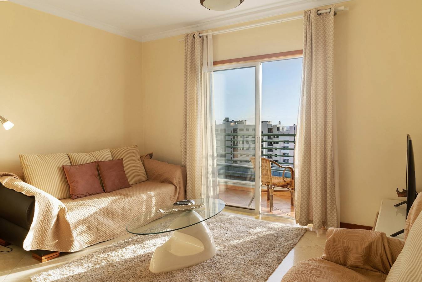 Hel lejlighed, Holiday Apartment Oliveira Atlantic View with Sea View, Wi-Fi & Balcony in São Martinho, Maderia