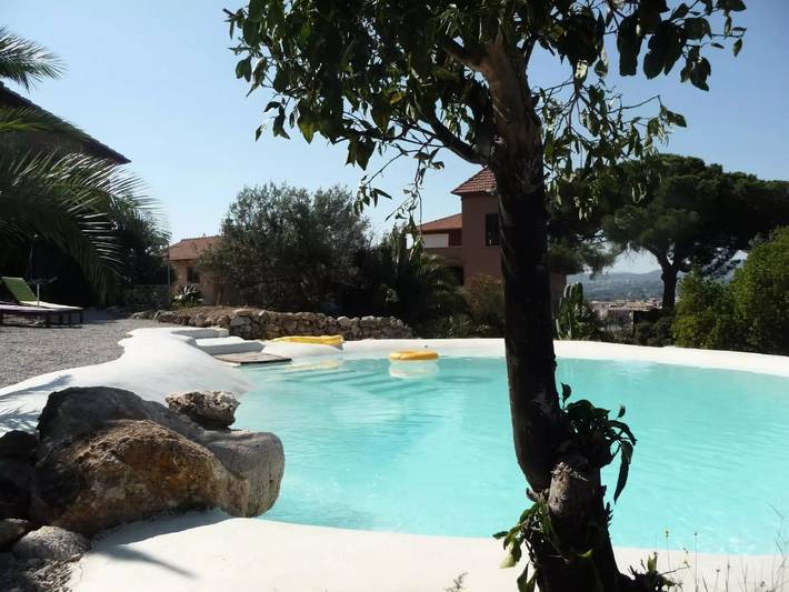 Location de vacances pour 3 personnes, avec jardin et piscine à Porticello - 2