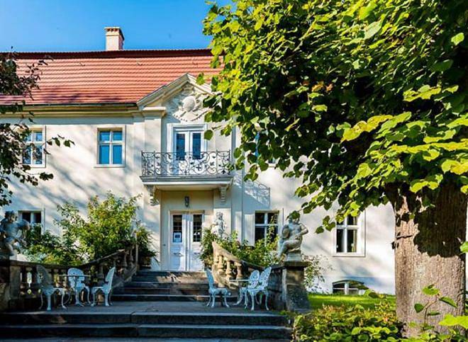 Ferienhaus für 30 Personen, mit Ausblick und Garten in Trebbin