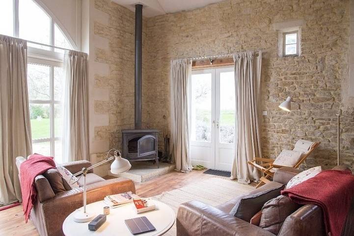 Location de vacances pour 11 personnes, avec terrasse et jardin à Saint-Benoist-sur-Mer