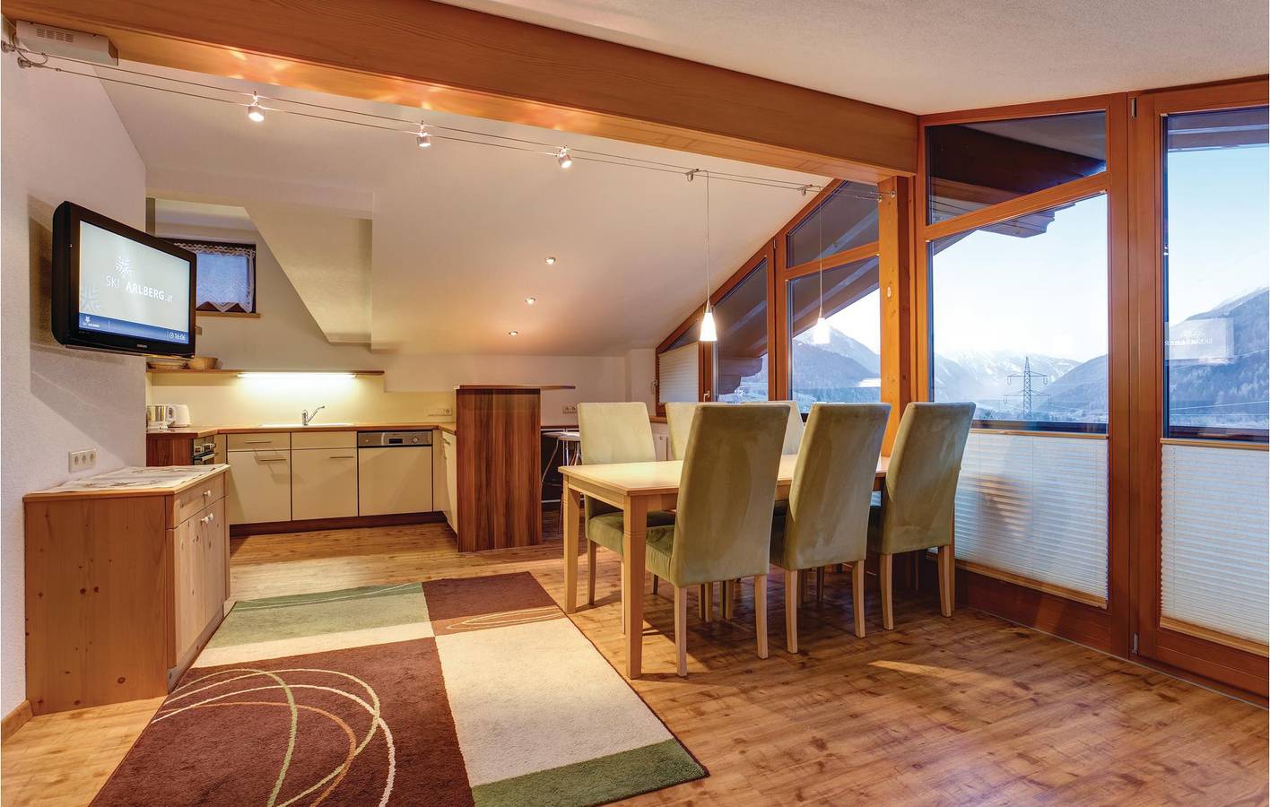 Ganze Ferienwohnung, Appartement mit Bergblick, Parkplatz und Terrasse in Sankt Anton am Arlberg, Arlberg