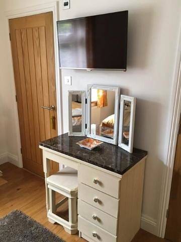 Double or Twin Room with Private Bathroom in Wiltshire