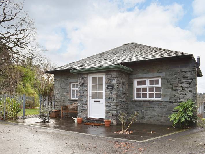 Log cabin for 2 people, with Garden in Lake Windermere