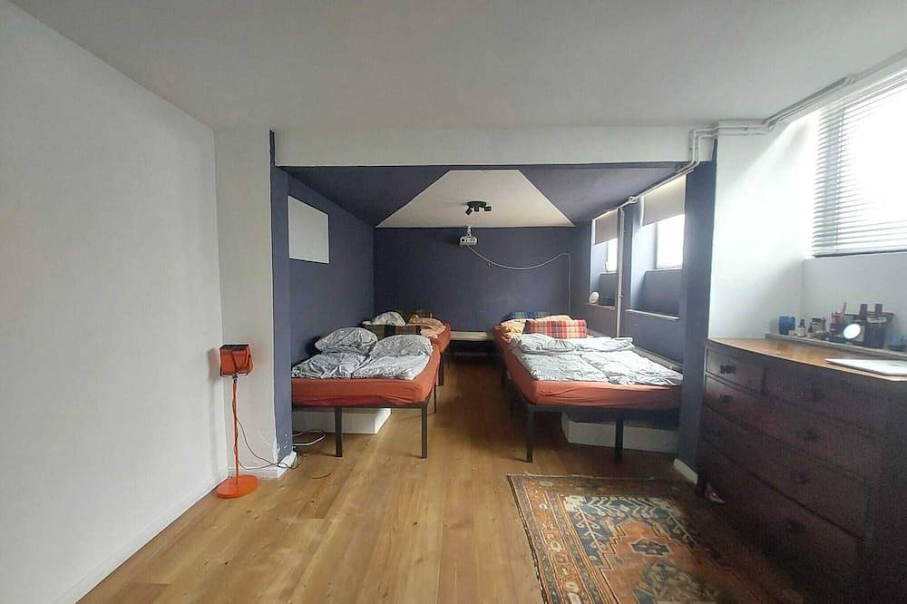 Ganze Wohnung, Family Friendly Funhouse Centrally Located in Ottensen in Ottensen Hamburg, Hamburg