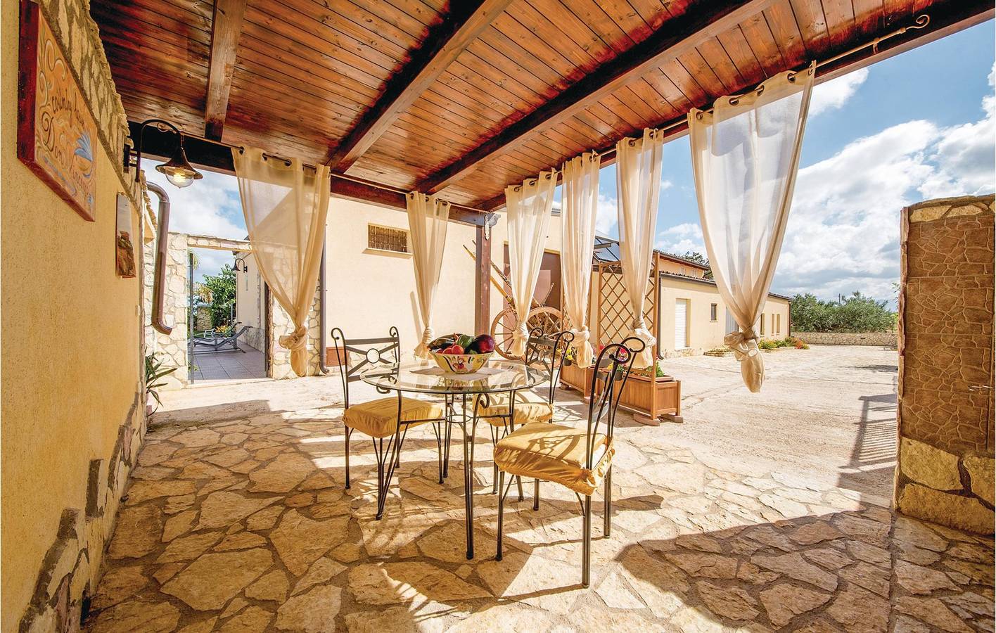 Ganze Ferienwohnung, Gemütliche Wohnung mit Pool & AC in der Nähe des Parkplatzes in Partinico, Palermo Provinz